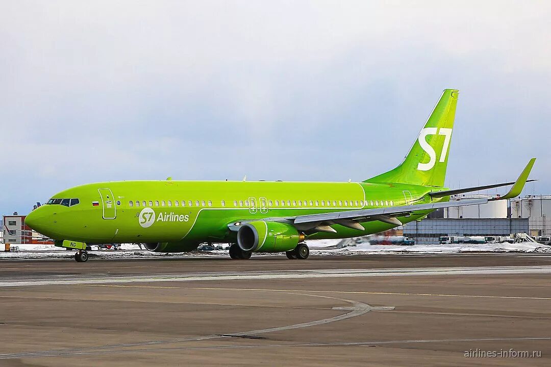 S7 airlines москва. Боинг 737-800 s7. Самолёт Боинг 737-800 Винглетс. Боинг 737 s7. Самолёт s7 Airlines Боинг 737 800.