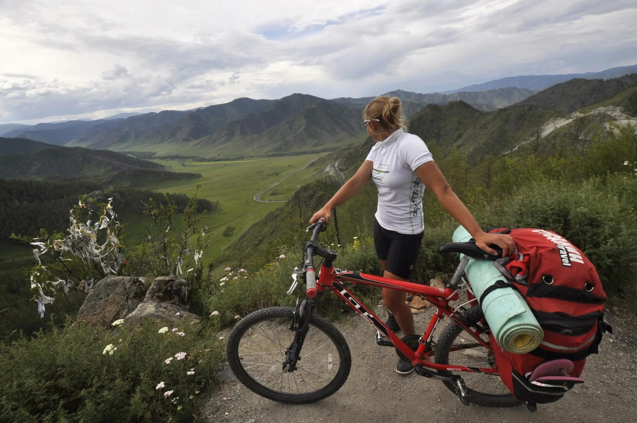 Bike travel. Велопоходы 2022. Велотур по Алтаю 2022. Горный Алтай велотур. Велотуризм велосипеды.