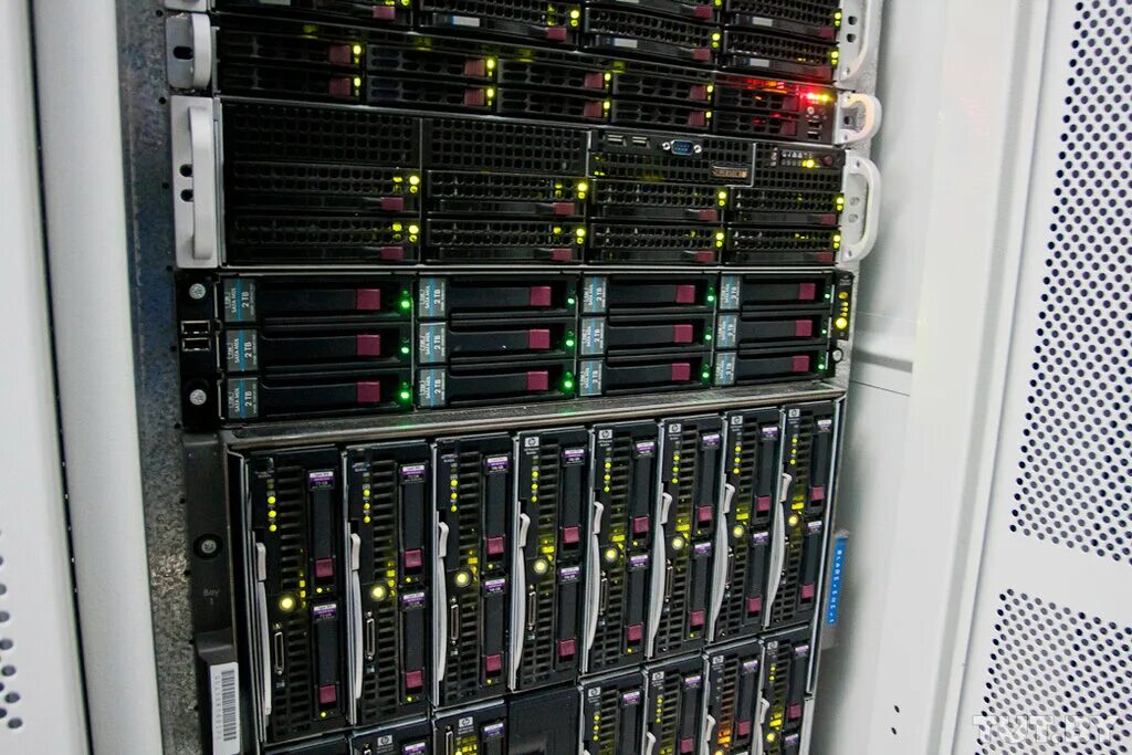 Цод химки. Услуга colocation. Сдача сервера в аренду. Vds сервер. Team of it experts server room.