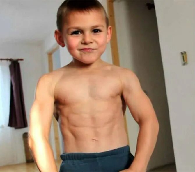 Джулиано строе. Сильные дети. Мускулы у детей. Самый сильный мальчик.