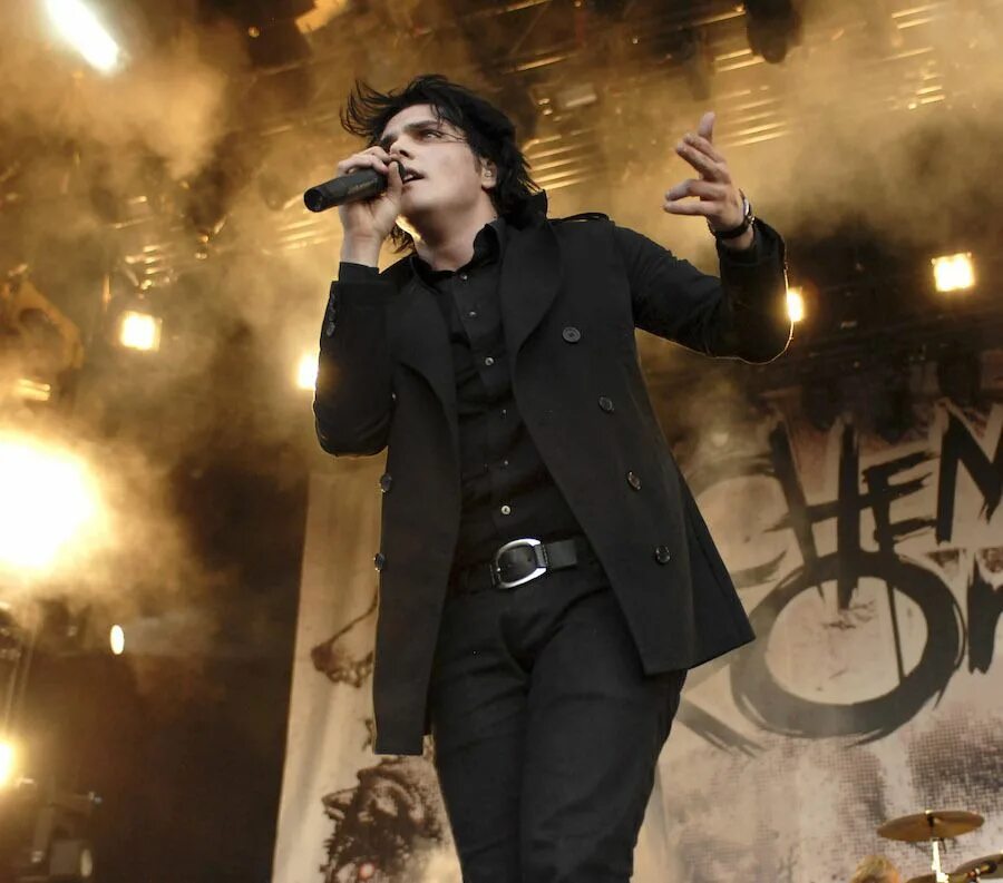 Уан уэй тикет. Джерард уэй. джерард уэй 2007. my chemical romance вокалист. джерард уэй 2008.
