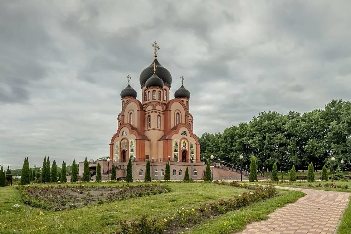 Старые сайты храмов. Храм Сергия Радонежского Оскол. Церковь Сергия Радонежского в Старом Осколе. Свято-Троицкий храм (старый Оскол). Храм на Дубраве старый Оскол.