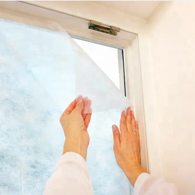 Защита пластиковых окон от проникновения. Защита от пыли на пластиковые окна. Пленка для защиты окон. От пыли. Пыль от окна. Защита от пыльцы