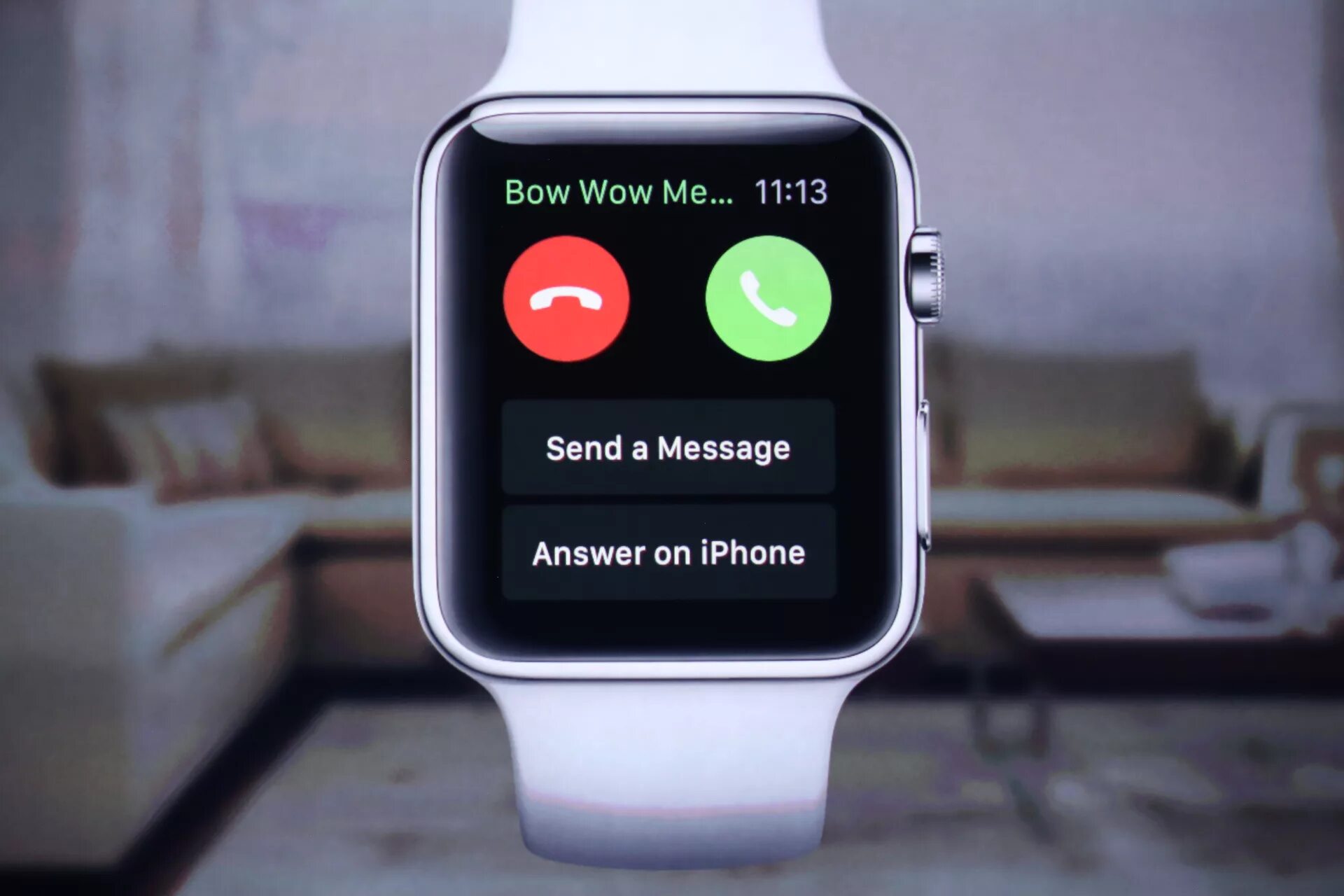 Apple watch звонки whatsapp. Звонок на Apple watch. Apple watch 7 звонок. Входящий звонок на эпл вотч часах. Звонок Apple watch скрин.