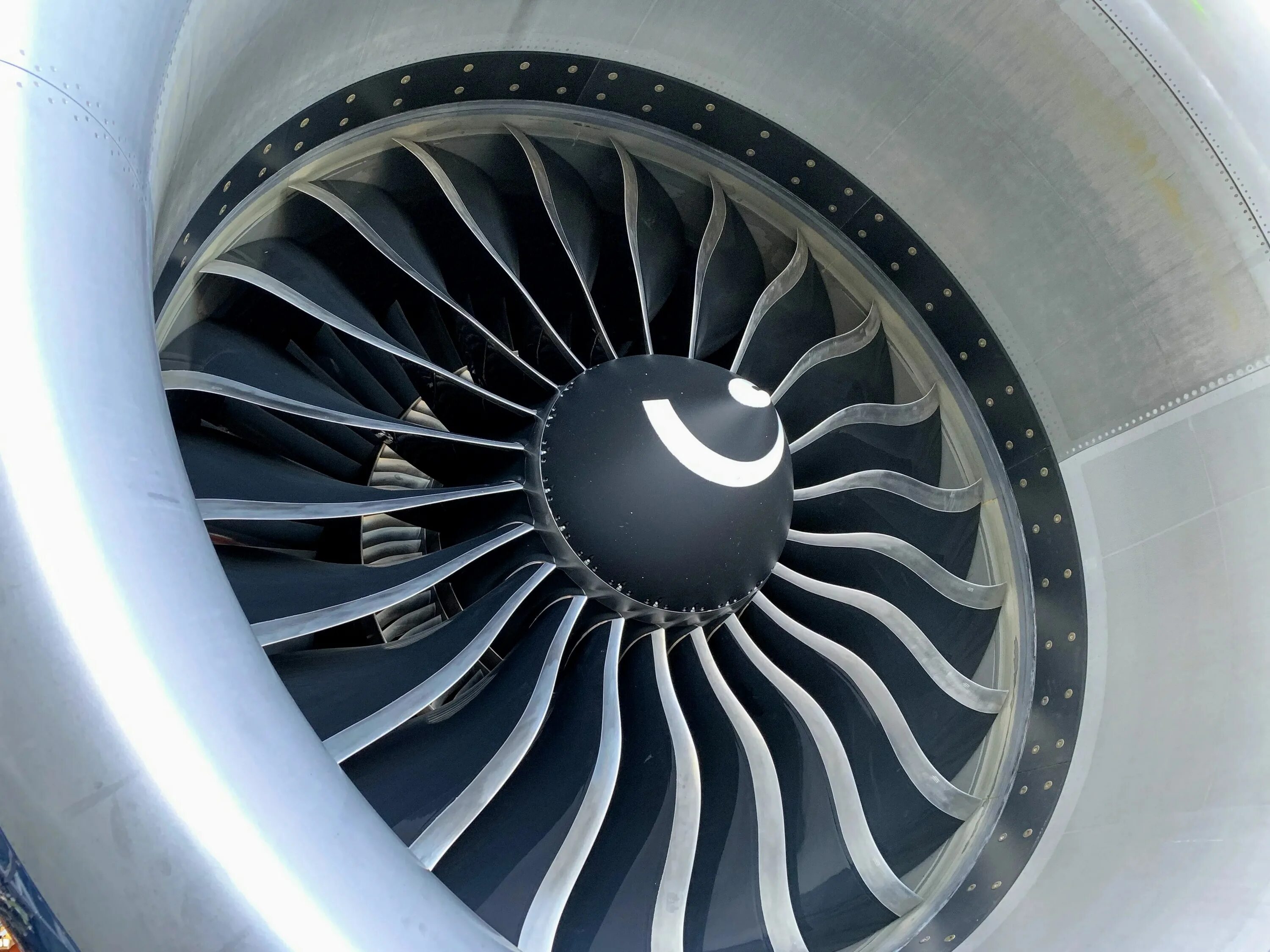 Engine fan. Jet turbine. the jet engine. jet engine turbine. турбина от истребителя.