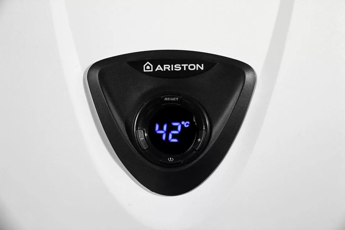 Fast evo ont c 11 ng. Газовая колонка ariston fast evo 11 c. газовая колонка аристон fast evo 11b. газовая колонка аристон fast evo 14. водонагреватель проточный ariston abs fast evo 14 b,.