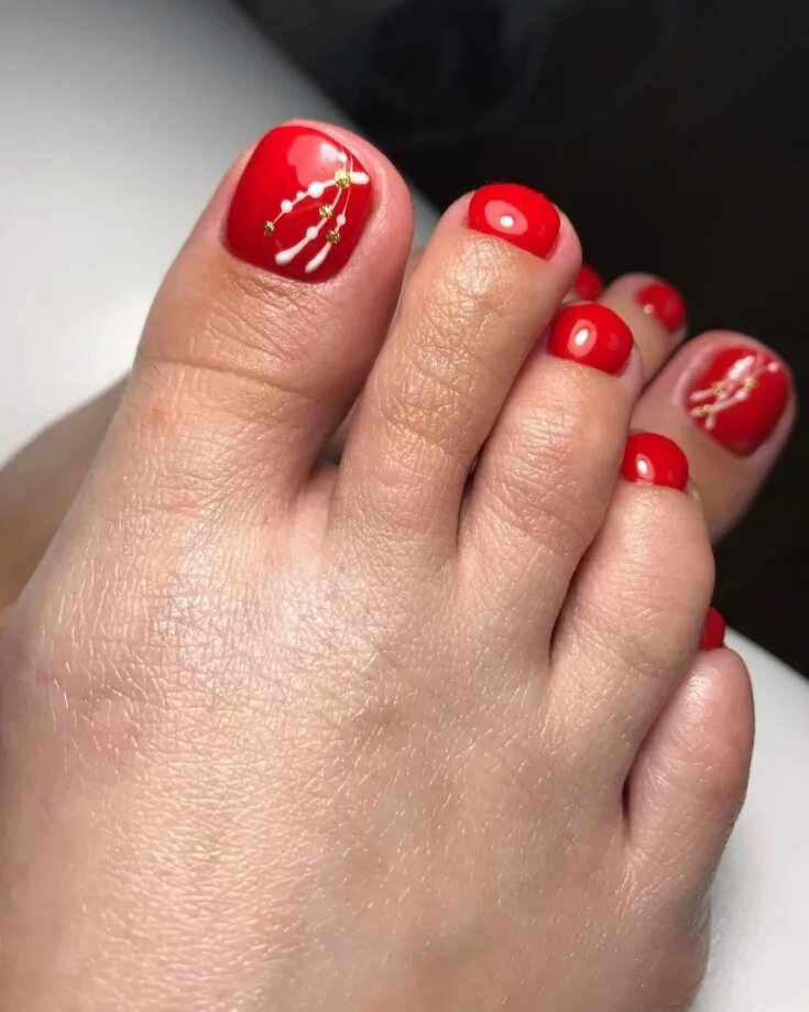 Pin by Inessa Loongoo on Pedicure Toe nail color, Toe nails, Pretty toe nails