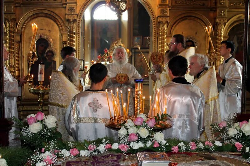 Литургия василия великого служба с патриархом. Вечерняя служба в церкви в субботу. Начало службы в церкви завтра утром. Храм державная в чертаново расписание богослужений. Вечерняя служба в церкви в субботу.