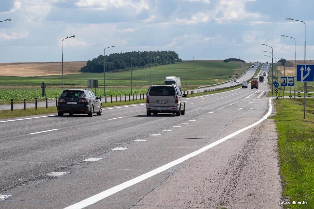 Обгон по трассе. Полоса для обгона. Трасса м1. Обгон на трассе.