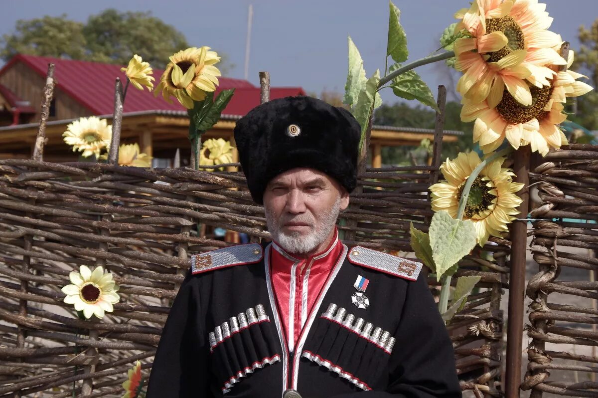 п. «кубанские казаки в львове» васюк. краснодарский край, каневской район, поселок кубанская степь. кубанский казак в кубанке. краснодарский край, новопокровский р-н, пос.