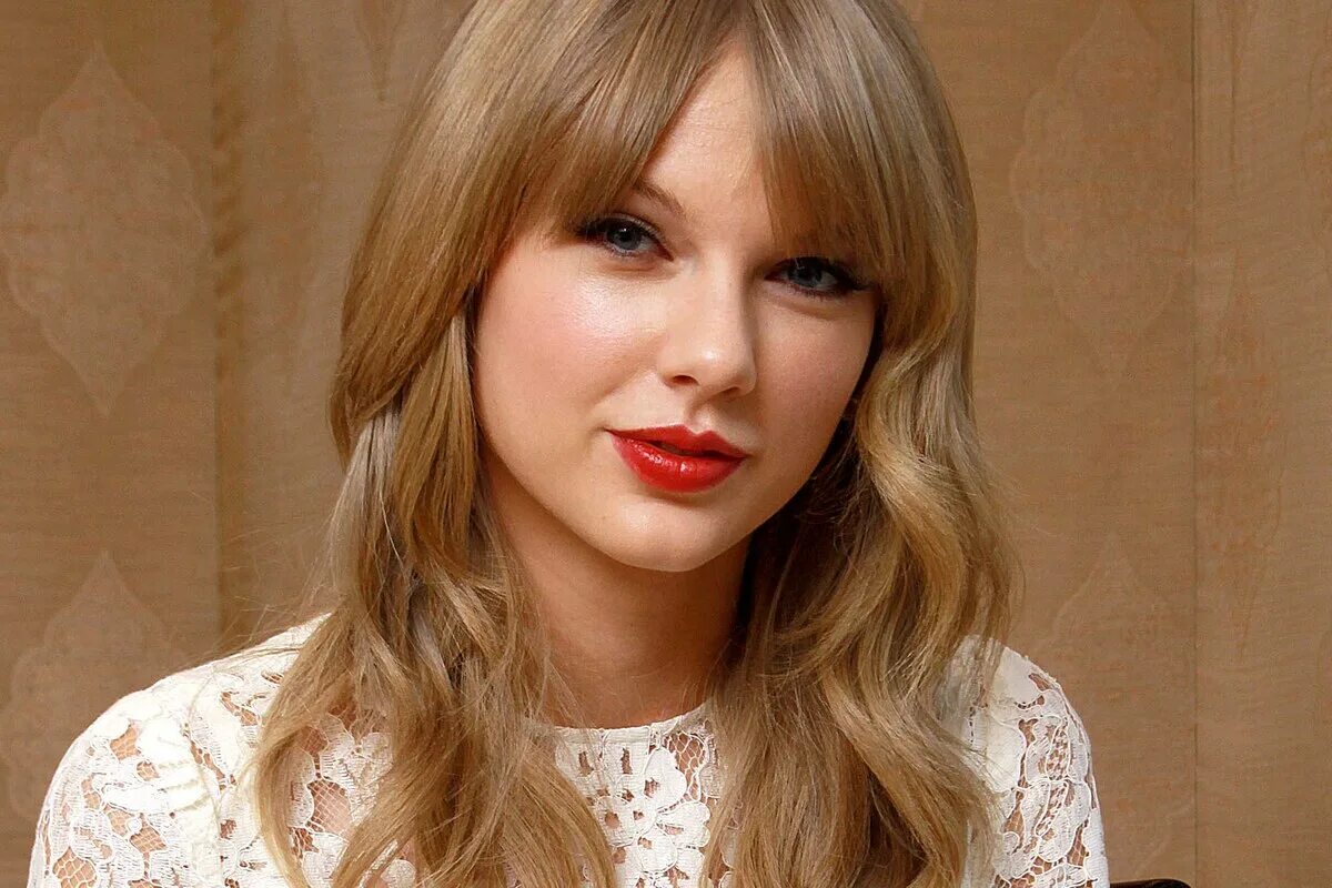 Taylor pictures. Тейлор Свифт. Taylor Swift Тейлор Свифт. Тейлор Свифт 2021. Тейлор Свифт 2000.