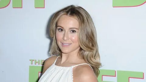 Менің әжем менің мүшемді сорып жатыр (фото)