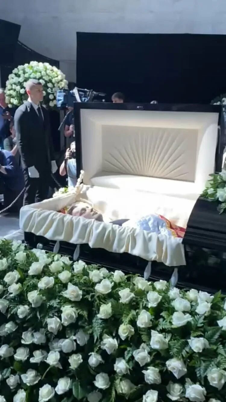 Простились с Юрием Шатуновым. Похороны Юры Шатунова 2022. Шатунова похоронят в москве