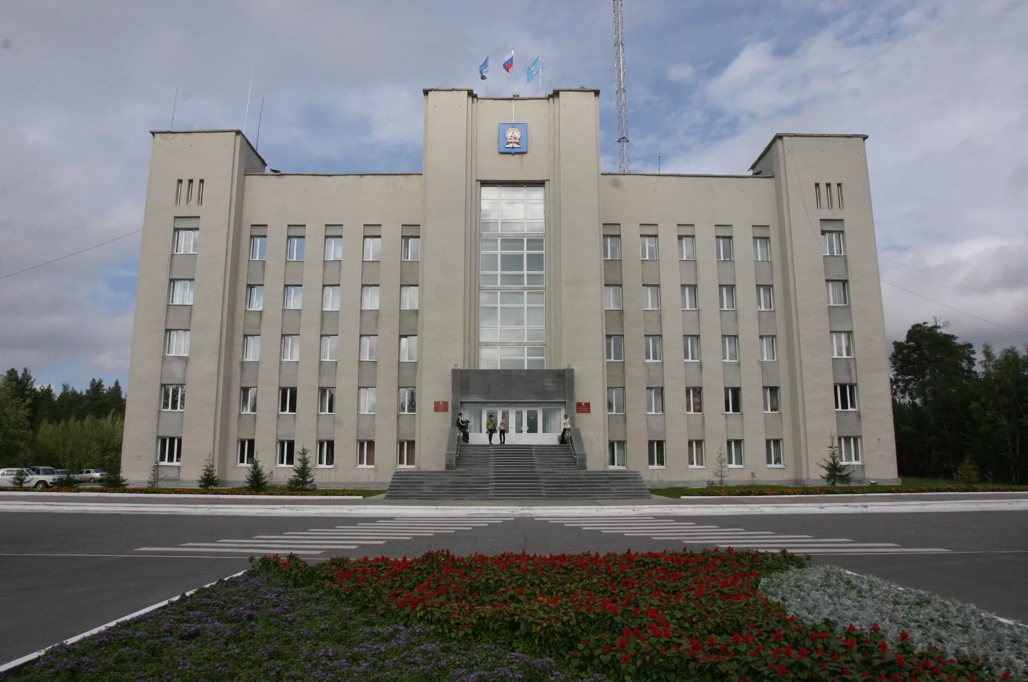 Ноябрьск администрация г. Ноябрьска. Мэрия города Ноябрьск. Здание администрации города Ноябрьска. Город Ноябрьск городская Дума. Екатеринбург сайт муниципального