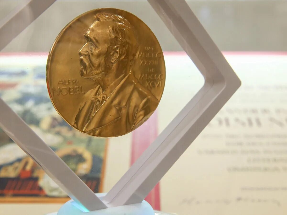 Нобелевская премия, 1897.. Нобелевская премия 19 век. Нобель и Нобелевская премия. Медаль Нобелевской премии по химии.