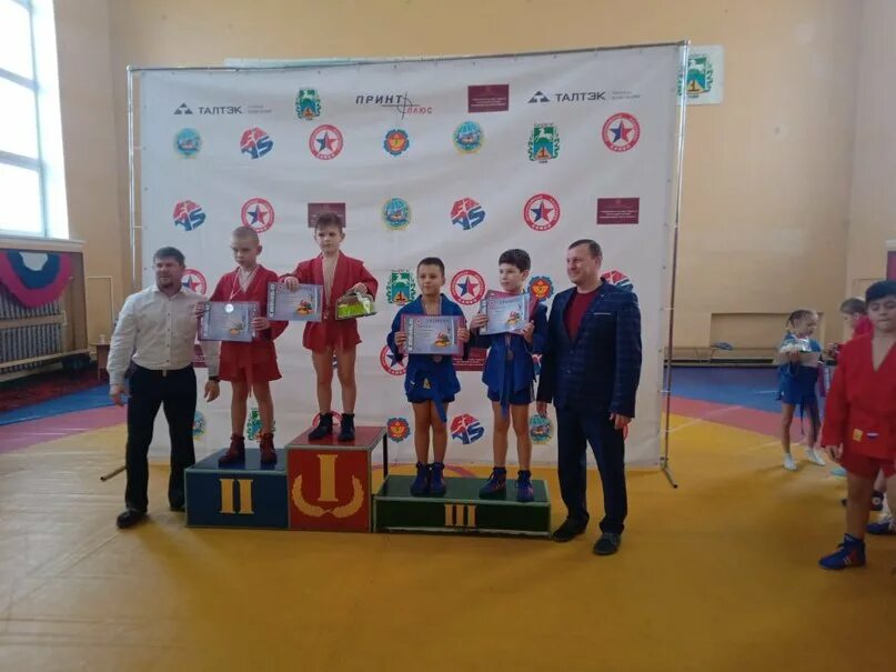 Григорий борисович каценеленбоген дюсш смоленск. Михеенко манеж смоленск. Смоленская спортивная школа. Михайловка кросс стадион. Спортивная гимнастика смоленск.