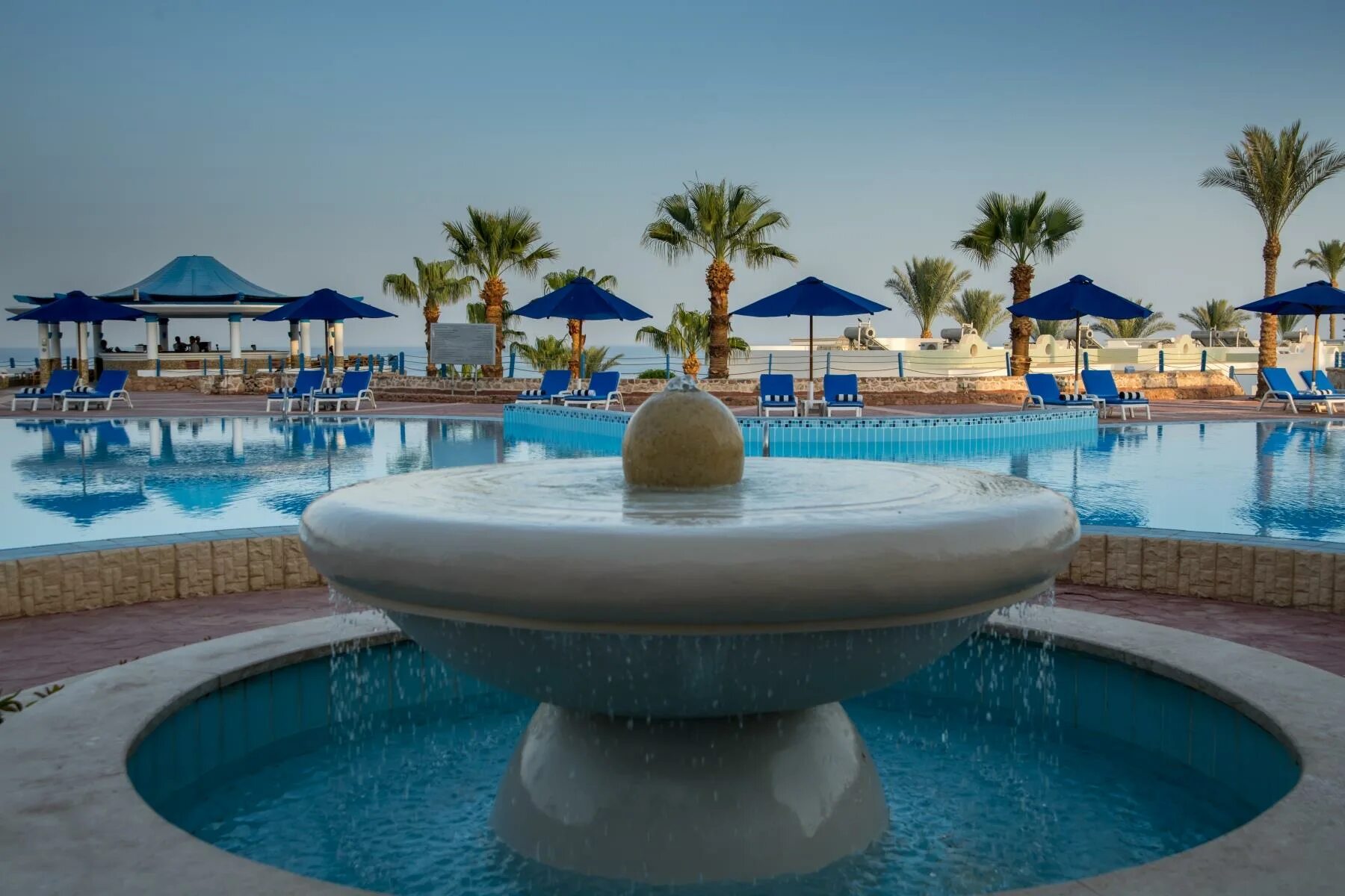 Renaissance sharm el sheikh golden view resorts. Renaissance Golden view Египет Шарм. Ренессанс Марриотт Шарм-Эль-Шейх. Ренессанс Golden view Beach 5. Renaissance Golden view Beach 5 Египет Шарм-Эль-Шейх.