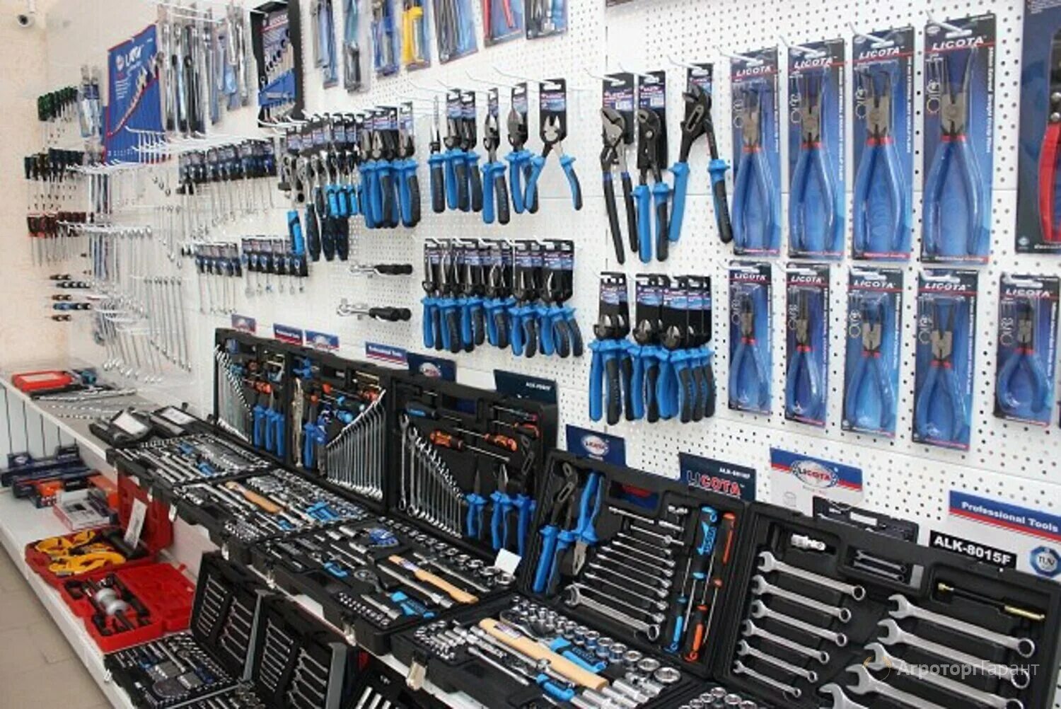 инструмент н и ола. стенд для электроинструмента. м н инструмент. м н инструмент. магазин инструментов.