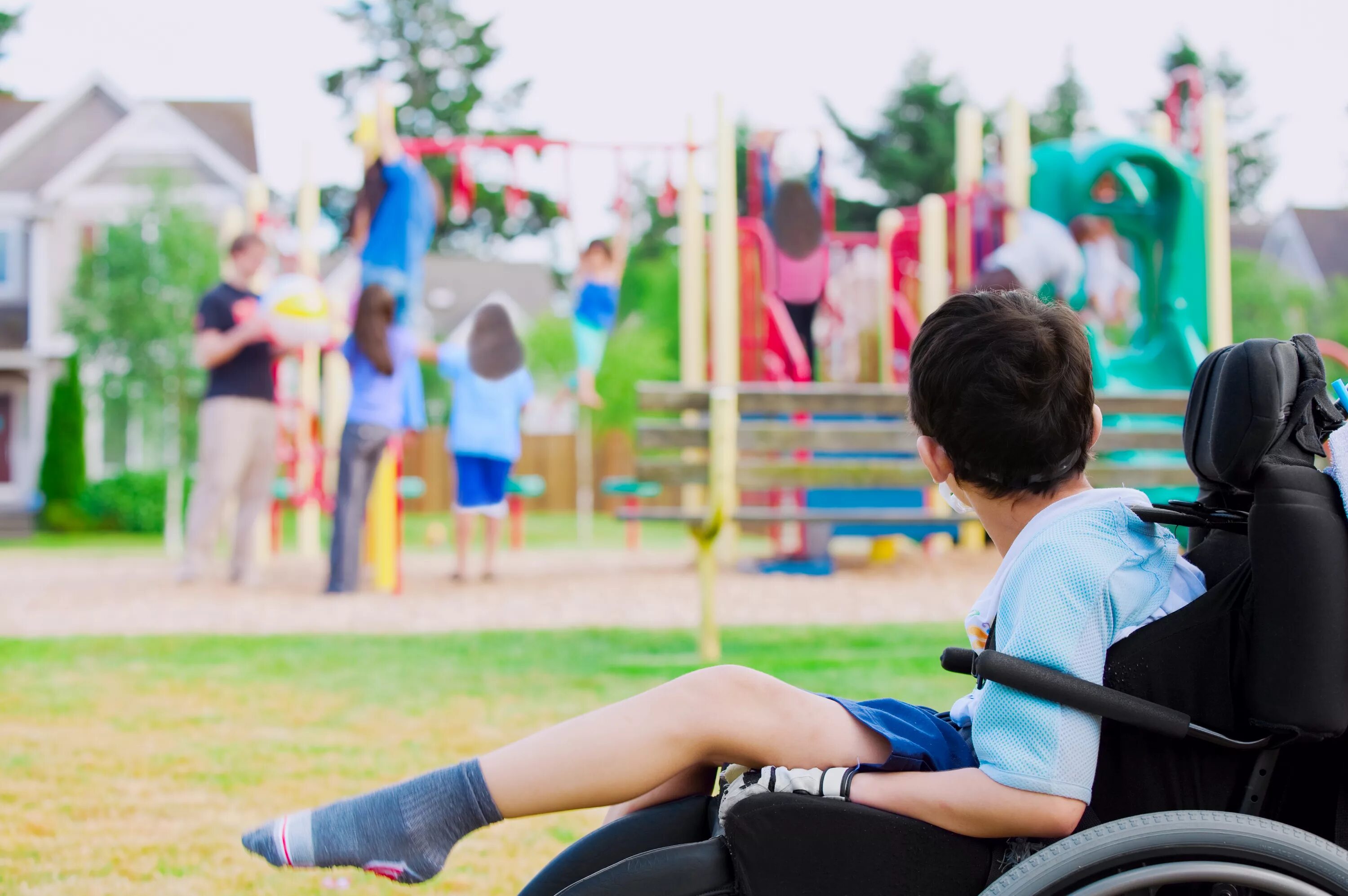 Дети с ограниченными возможностями. Дети инвалиды. Фотосессия на детской площадке. Ребенок в инвалидной коляске. Обидел инвалида