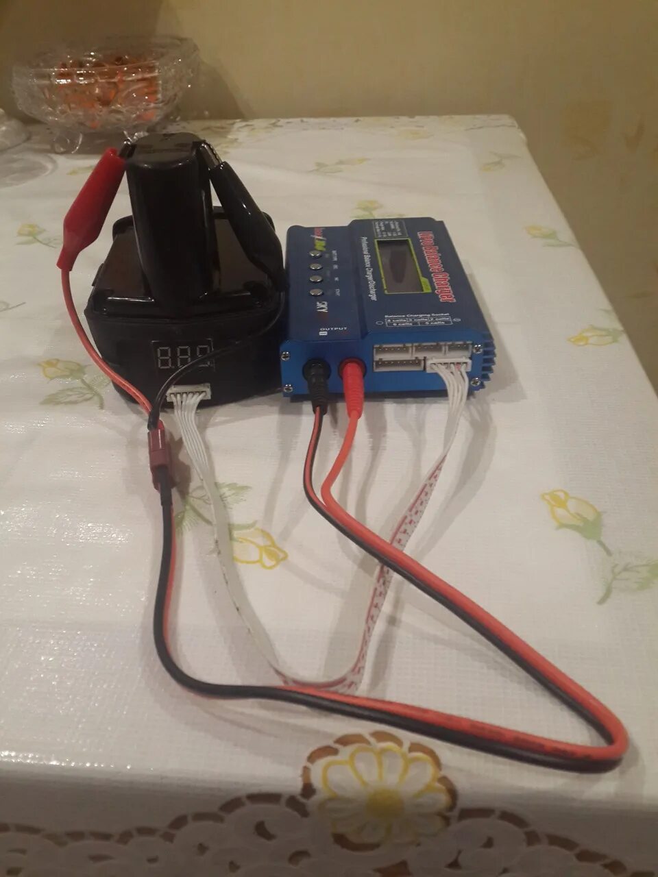 ЗУ для шуруповерта 12 вольт Makita. Аккумулятор шуруповерта 12v зарядка. Зарядка шуруповерта Хантер. Зарядное для АКБ шуруповерта штурм 18 в.FC-0003с. Как зарядить шуруповерт зарядным