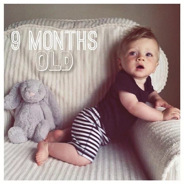 Песня baby boy. 9 Месяцев мальчику. Картинки фотосессия 9 месяцев. Фото с 9 месяцами. Образы на фотосессию для малышей мальчиков по месяцам.
