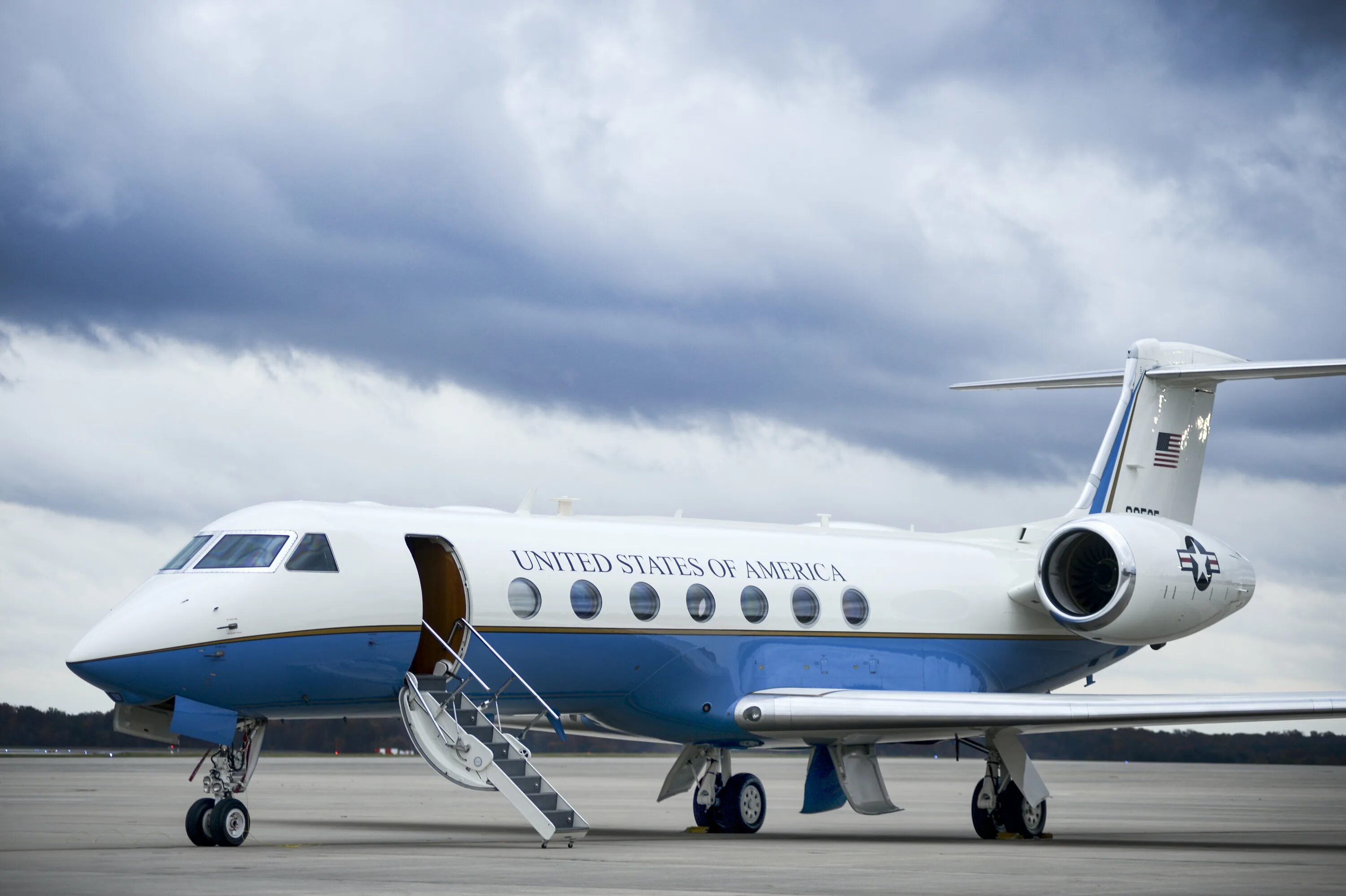 37 c f. Gulfstream g550. Gulfstream c-37b. Гольфстрим 3 самолет. Gulfstream g550 Military.