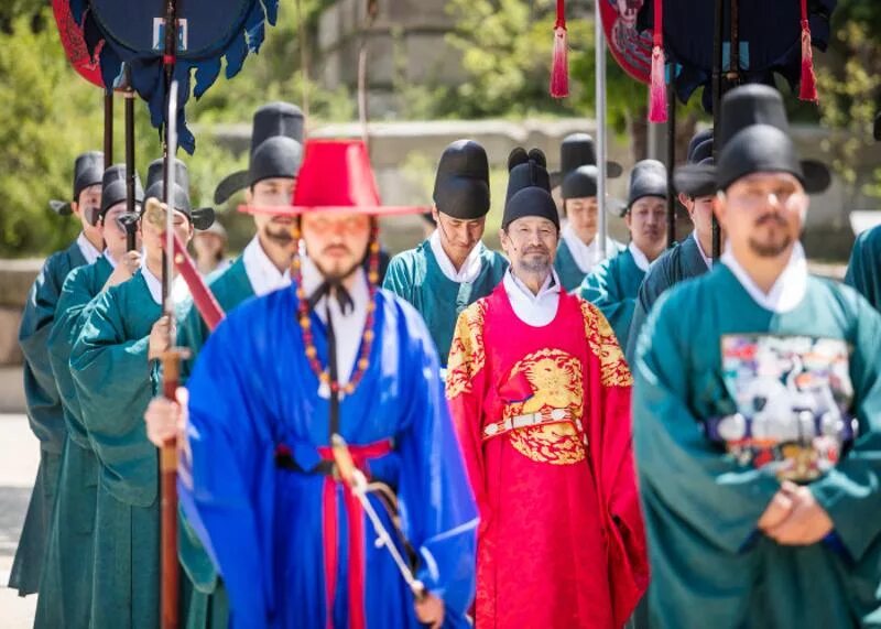 Традиции южной кореи. Соллаль корейский новый год. Korean festival. Чусок корейский праздник. Чхусок.