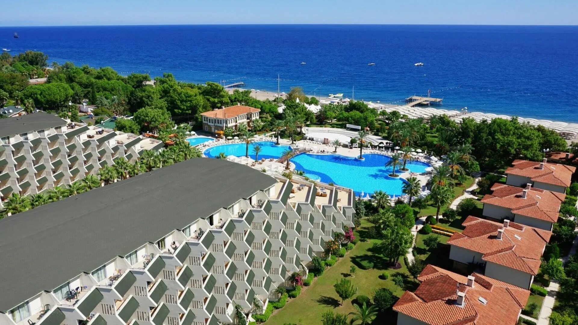 Movenpick antalya tekirova. Отель Кемер Queens Park Tekirova. Квинс парк парк Текирова. Квинс парк Текирова Турция. Квин парк отель Текирова 5 Кемер.