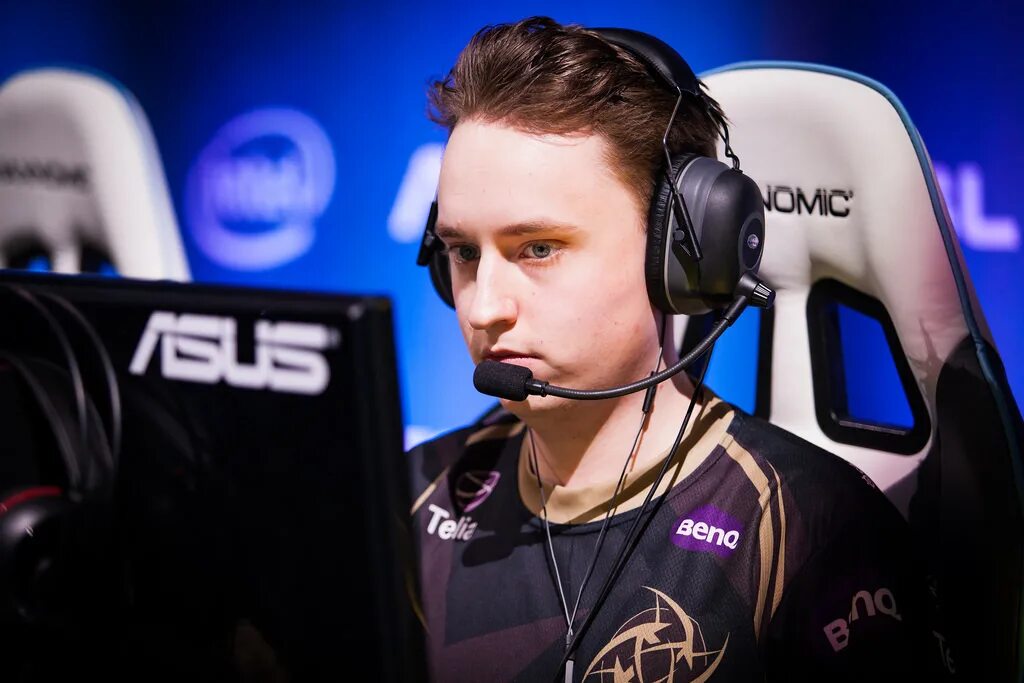 Кристофер get_right Алесунд. NIP get_right. Гет Райт КС го. Игрока get_right. Right cs2