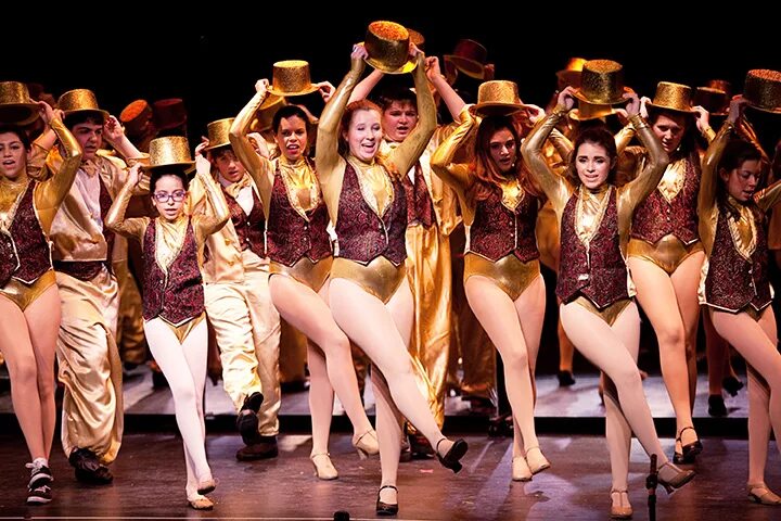 Мужской кордебалет. Лебединое озеро кордебалет. Мужской кордебалет. Мюзикл кордебалет. Мюзикл кордебалет.