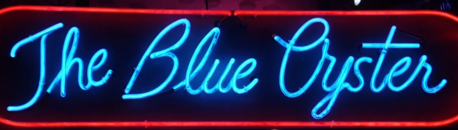 Голубой бар. Вывеска бартголубая устрица. бар голубая устрица. the blue oyster вывеска. бар голубая устрица логотип.