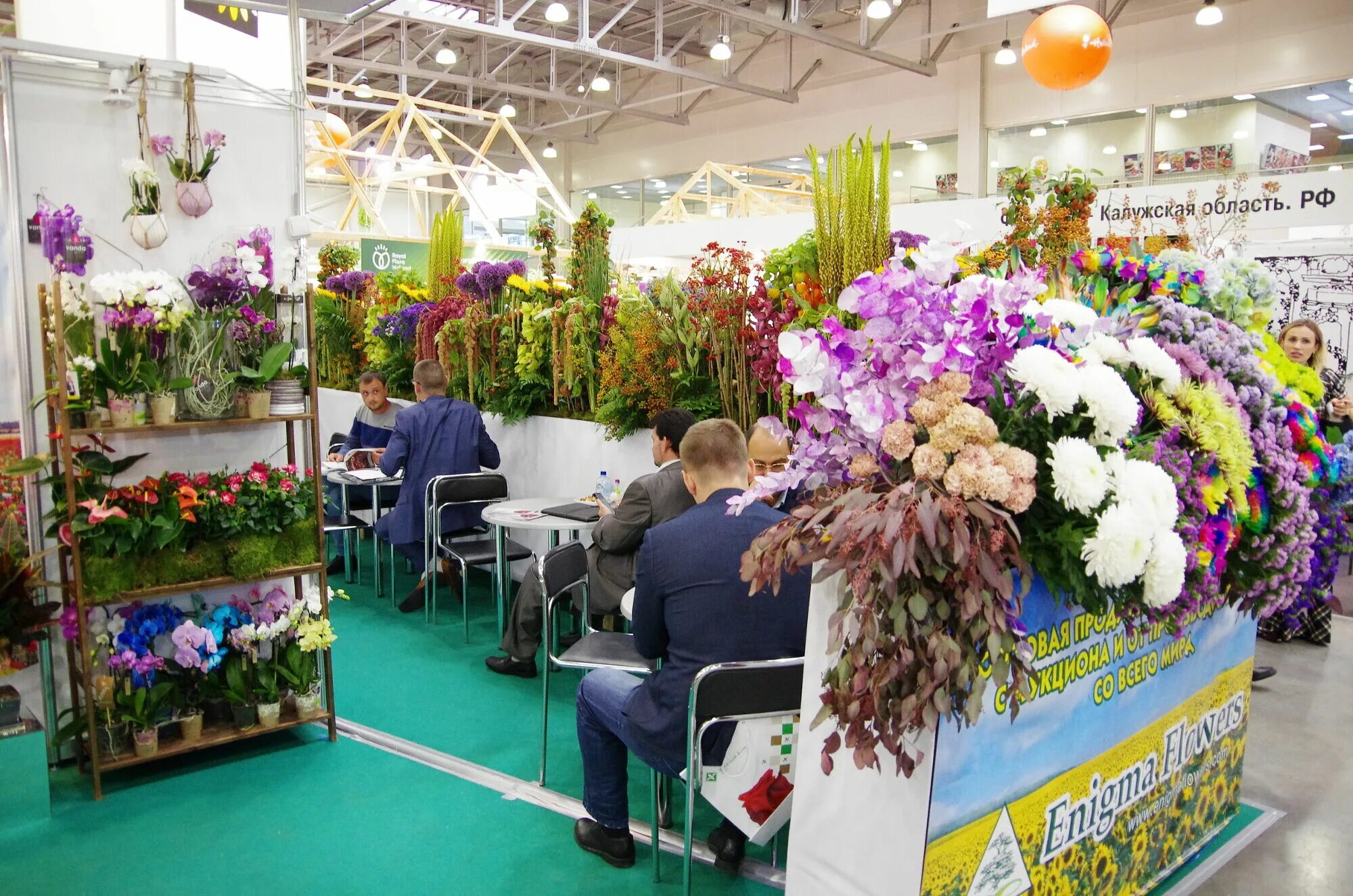 Крокус выставка май. FLOWERSEXPO ЦВЕТЫЭКСПО 2022. Крокус Экспо цветы. Выставка цветов в Крокус Экспо 2022. Стенд Флауэрс Экспо.