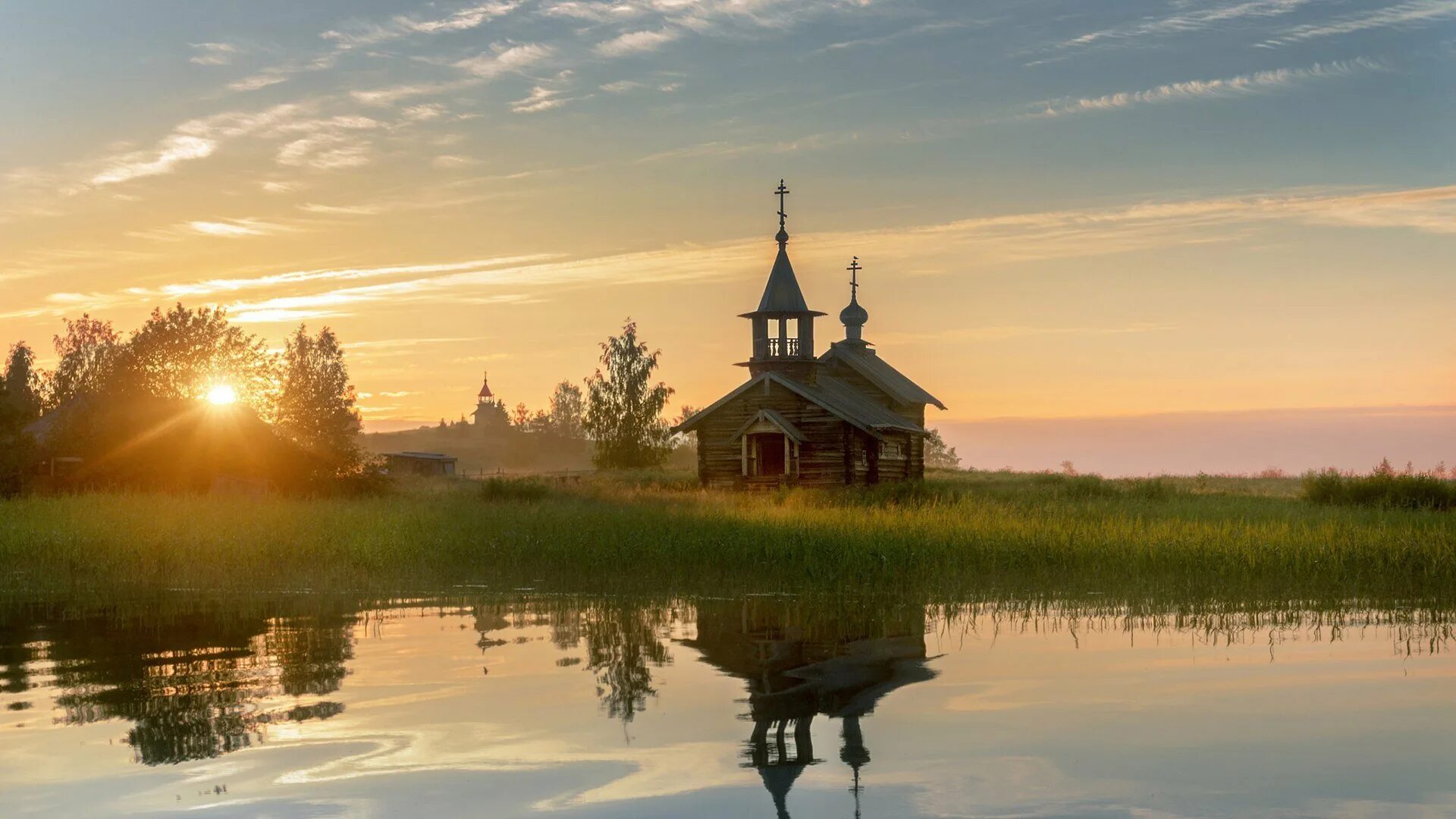 Церковь на берегу озера. Красивая природа храм Карелии Кижи. Храм Ладва Карелия. Карелия летом Кижи. Ладва Карелия часовни.