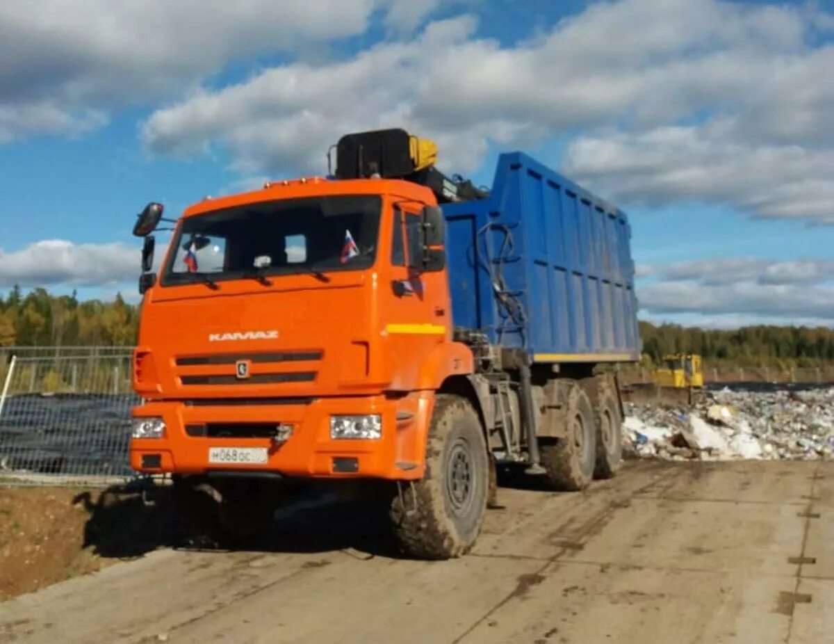 Камаз 43118 б у. КАМАЗ 43118 ломовоз. КАМАЗ 43118 металловоз. КАМАЗ 43118 *МАЗ. Металловоз на шасси КАМАЗ 43118.