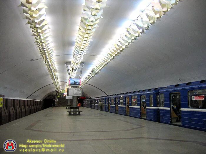 Мир метро цена. Новосибирский метрополитен станция площадь Маркса. Площадь Маркса (станция метро).