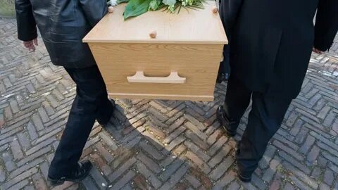 Как называется где несут гроб