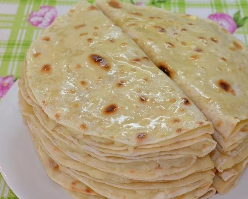 Татарская выпечка кыстыбый. Кыстыбый с картошкой татарская кухня. Рецепт татарских лепешек кыстыбый. Татарское национальное блюдо кыстыбый. Рецепт татарских лепешек кыстыбый.