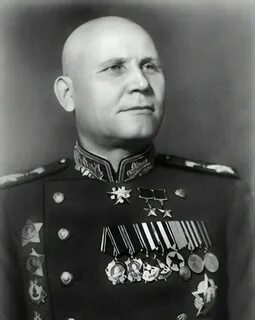 Какими операциями командовал конев