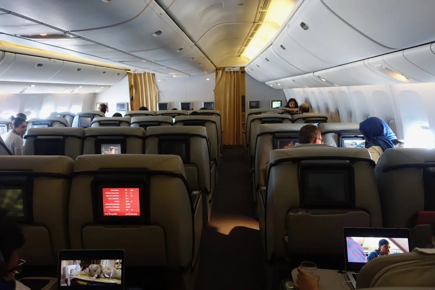 Boeing 757-200 салон. Боинг 757-200 азур эйр салон. Boeing 757-200 салон azur. Боинг 757 внутри. B-757-200 салон.