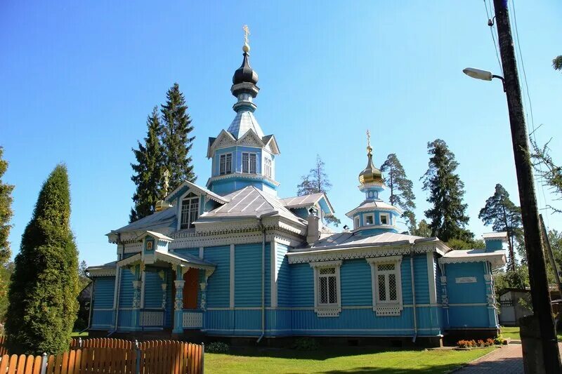 Поселок сиверский гатчинский район. Тихвинская церковь сиверский. Сиверский достопримечательности. Посёлок сиверский гатчинский. Церковь сиверская ленинградская область.