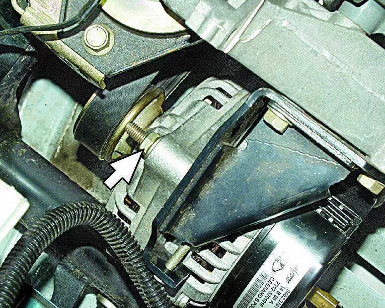 Как поменять ремень генератора 2110. Крепление натяжителя генератора ваз 2110. 5 16кл. Крепление генератора ваз 2110. Натяжка ремня генератора ваз 2112.