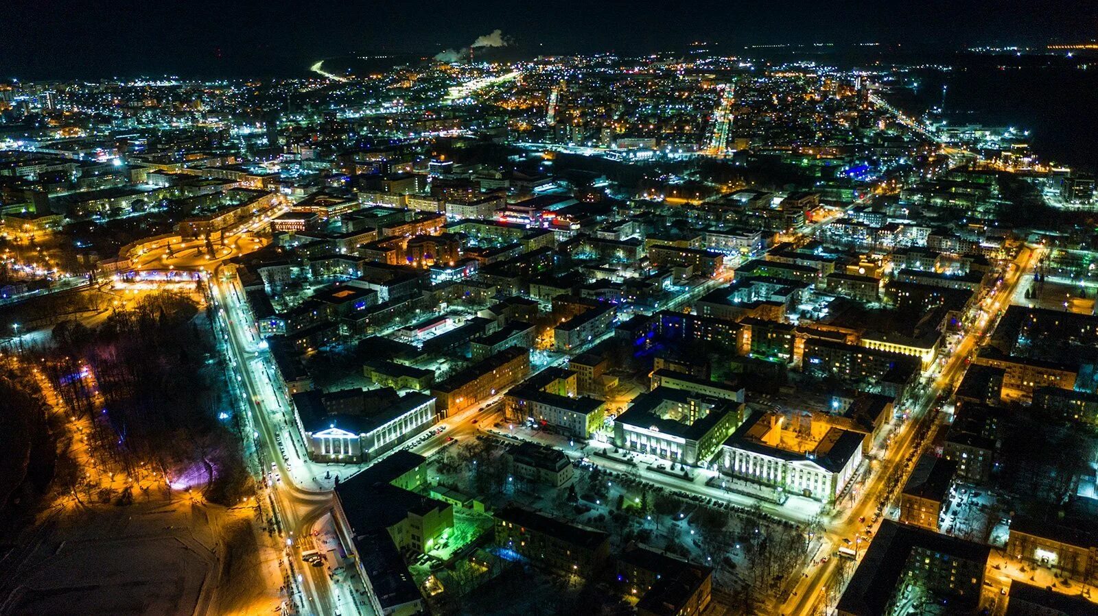 Ночной Краснодар с высоты птичьего полета. Петрозаводск центр города. Краснодар с высоты птичьего полета ночью. Ночной город Петрозаводск.