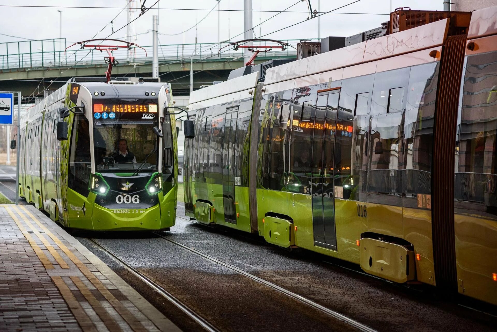 Спб. Чижик спб трамвай. Stadler 85600. Новые трамваи в спб. Ириновский проспект 31/48.