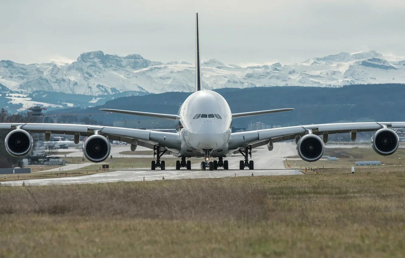 Airbus a380. Двухпалубный Airbus a380. Широкофюзеляжный двухпалубный Аэробус a380.. Airbus a380 HD.