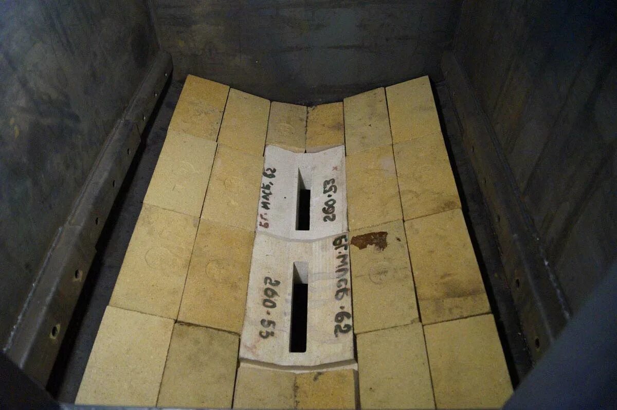 Футеровка котлов. Котел сив 100. футеровка топки котла. футеровка пиролизного котла. футеровка горелки котла квва.