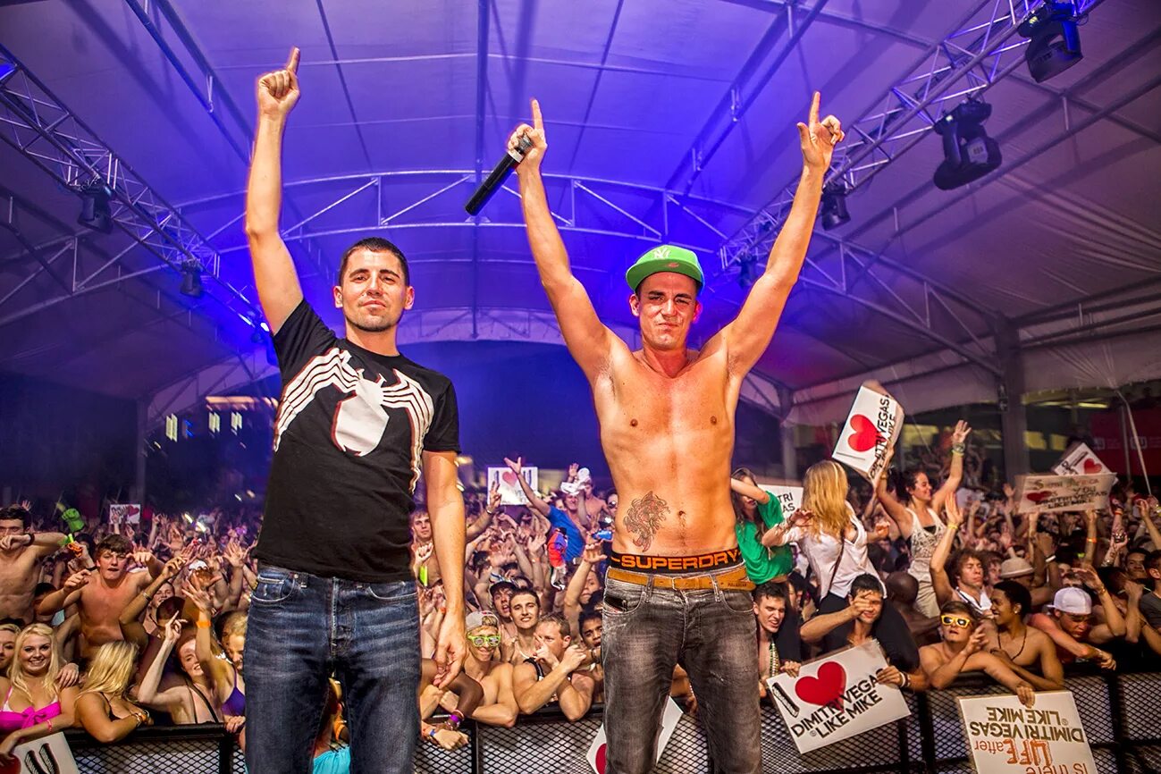 Dimitri vegas & like mike. Dimitri vega. Dimitri vegas & like mike фото. Kiiara - complicated. Dimitri vegas & like mike.