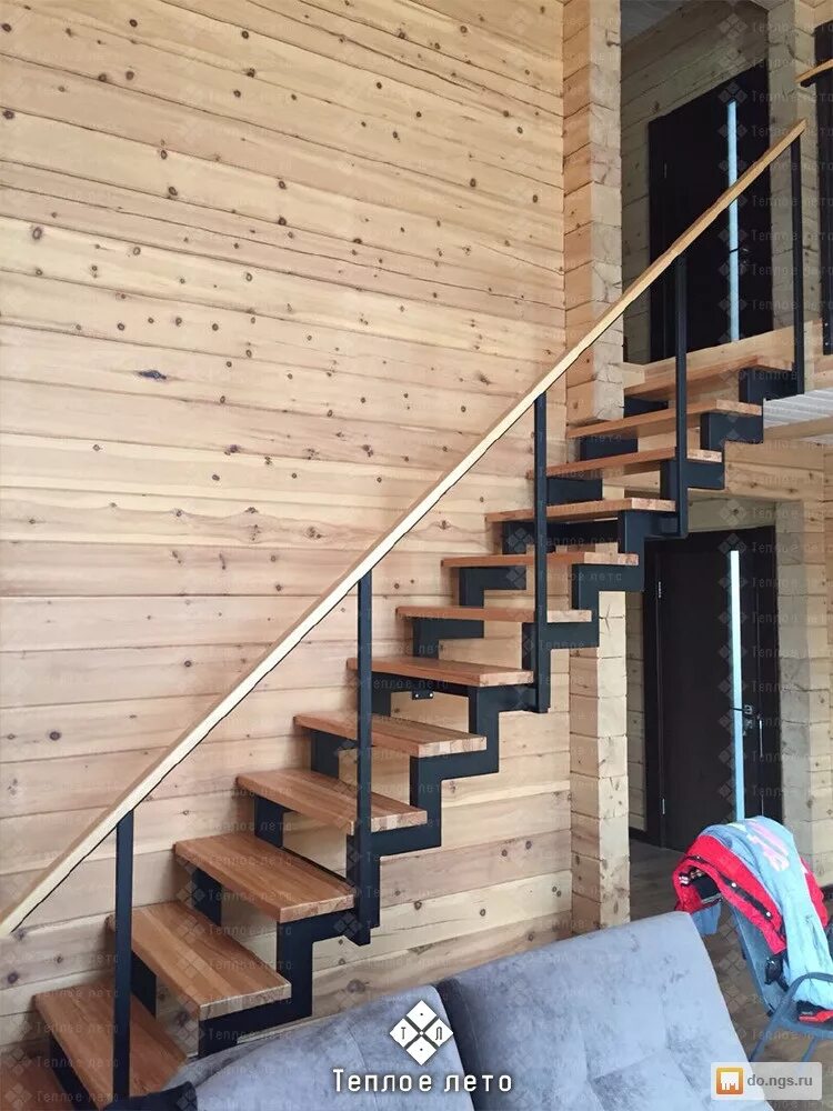 Лестница на второй этаж косоур. Перилла на монокосоуре. Одномаршевая лестница на 2 этаж. Лестница на косоуре 2 этаж в частном доме. Лестница 1 косоур металл.