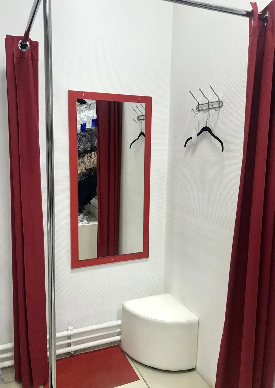 Ширма примерочная. Примерочные кабины. Примерочная в магазине. Dressroom 14. Кабины примерочные пку-200.