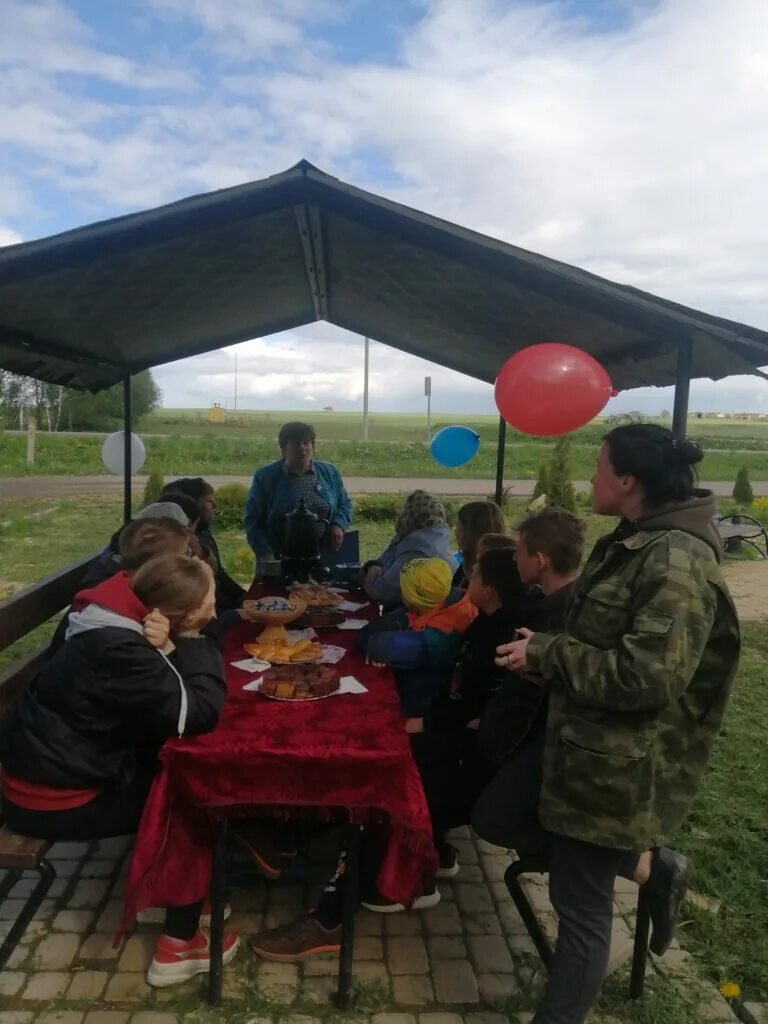 Деревня верховое. Деревенский клуб. Праздник в деревне фото. Праздники в сельских клубах. Деревенский праздник фото.