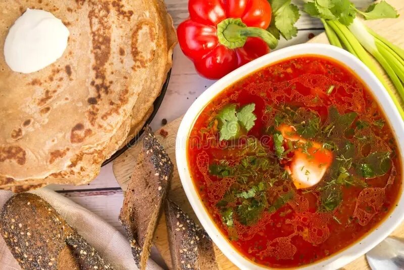 Масленица. Блинчики борщ. Блины с ягодной начинкой. Блинчики со сметаной. Красивые блины на масленицу.